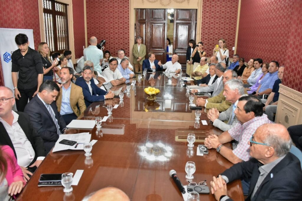Tucumán y Santa Fe avanzan en un plan conjunto para potenciar las exportaciones